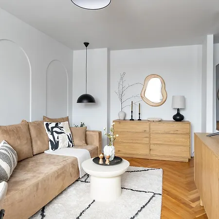 Lazienki Park Two-bedroom With Balcony By Mia 华沙