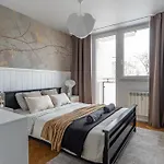 Lazienki Park Two-bedroom With Balcony By Mia Апартаменты *