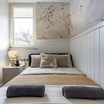 Lazienki Park Two-bedroom With Balcony By Mia Appartement *