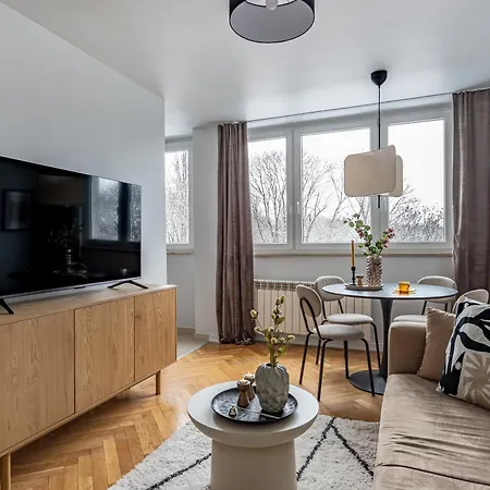 Lazienki Park Two-bedroom With Balcony By Mia ורשה