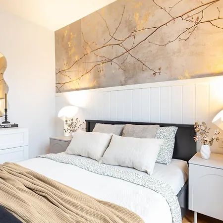 公寓 Lazienki Park Two-bedroom With Balcony By Mia 华沙