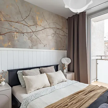 Lazienki Park Two-bedroom With Balcony By Mia *