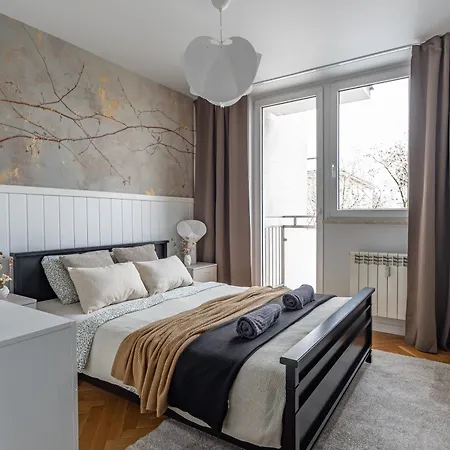 Lazienki Park Two-bedroom With Balcony By Mia 公寓 *