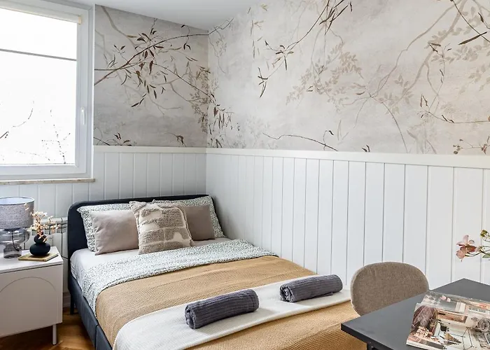 Διαμέρισμα Lazienki Park Two-bedroom With Balcony By Mia