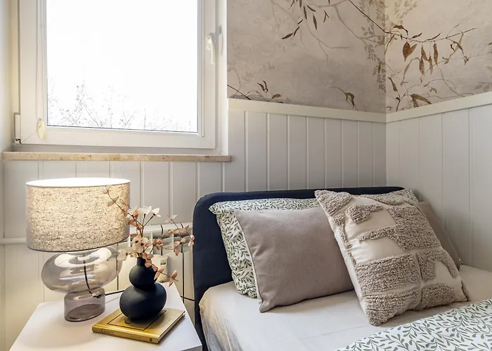 公寓 Lazienki Park Two-bedroom With Balcony By Mia