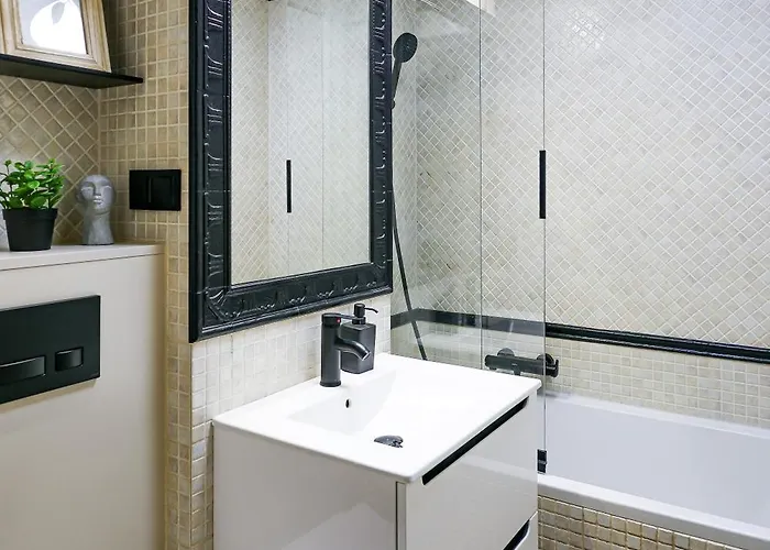 Lazienki Park Two-bedroom With Balcony By Mia 公寓 华沙