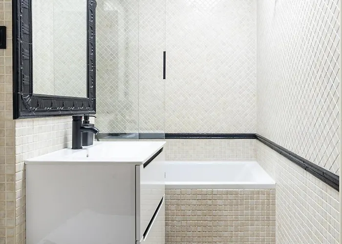 Lazienki Park Two-bedroom With Balcony By Mia Διαμέρισμα Βαρσοβία