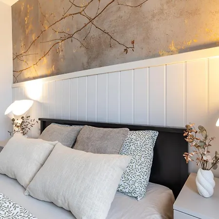 Apartament Lazienki Park Two-bedroom With Balcony By Mia *