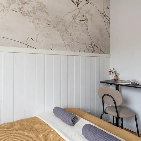 Lazienki Park Two-bedroom With Balcony By Mia Apartament Warszawa