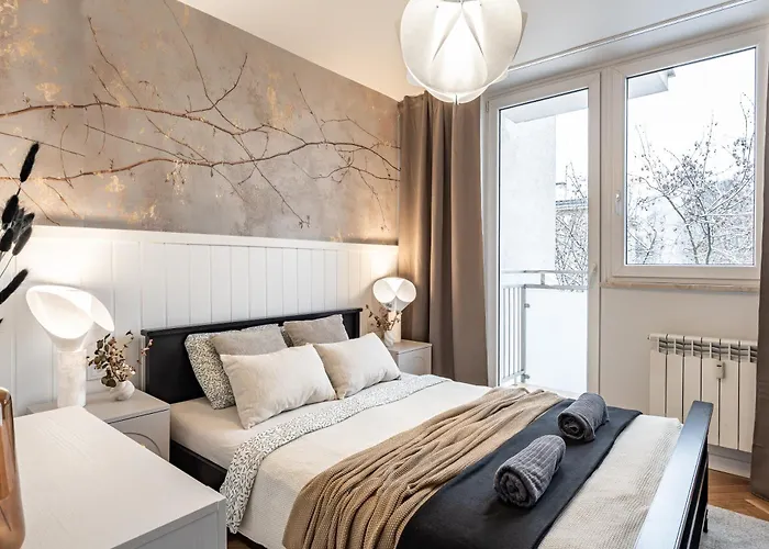 Lazienki Park Two-bedroom With Balcony By Mia * وارسو