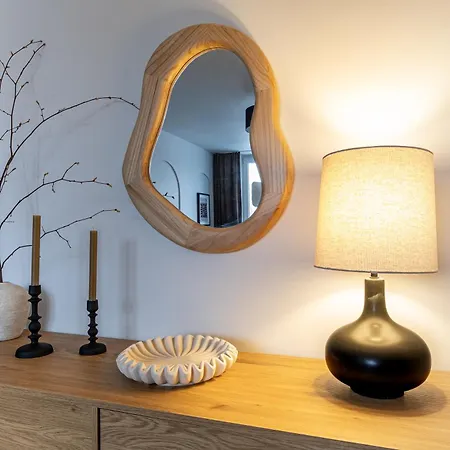 Daire Lazienki Park Two-bedroom With Balcony By Mia *