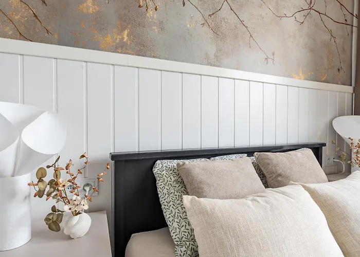 Lazienki Park Two-bedroom With Balcony By Mia Varşova